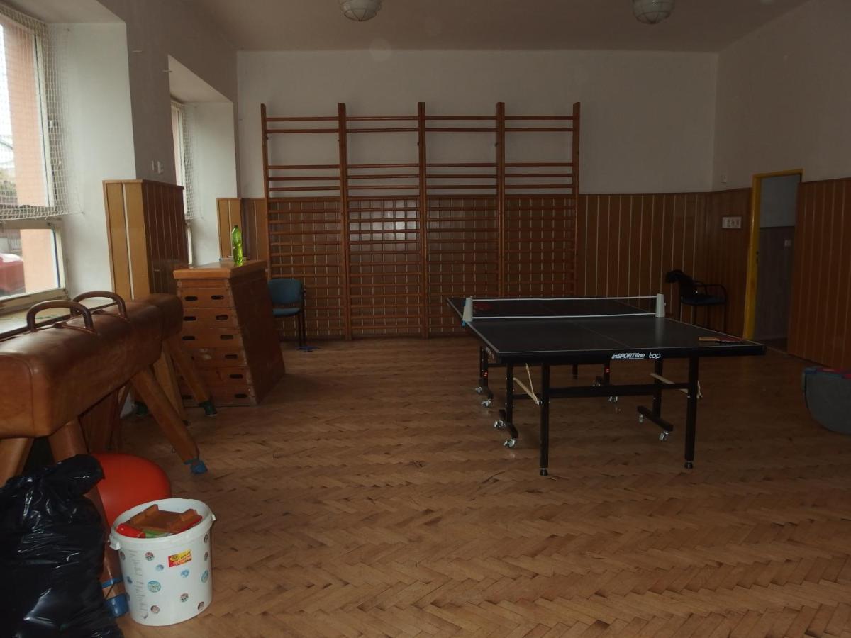 Apartmanovy Dum Obecna Skola Svetlik Zewnętrze zdjęcie