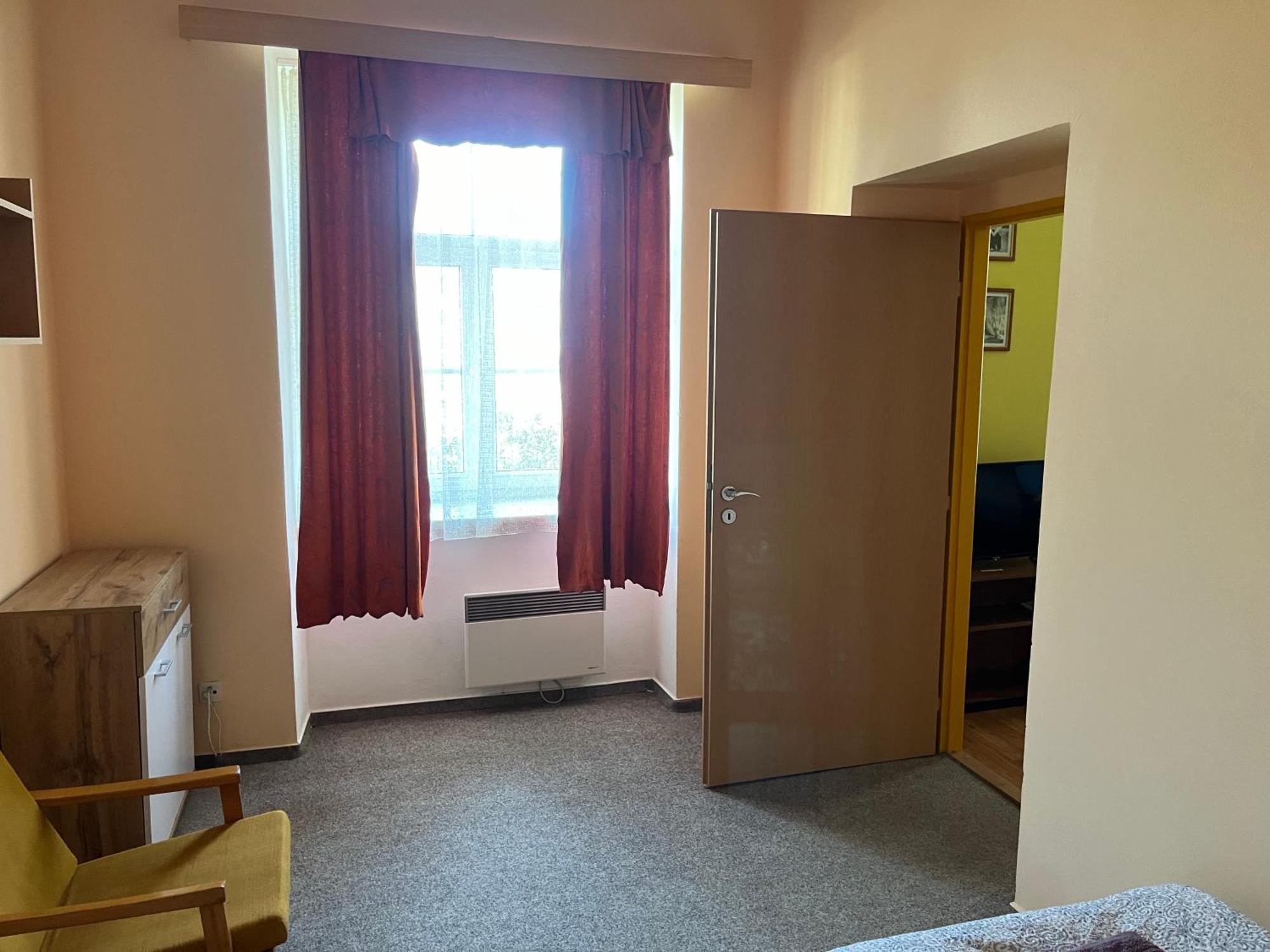 Apartmanovy Dum Obecna Skola Svetlik Zewnętrze zdjęcie