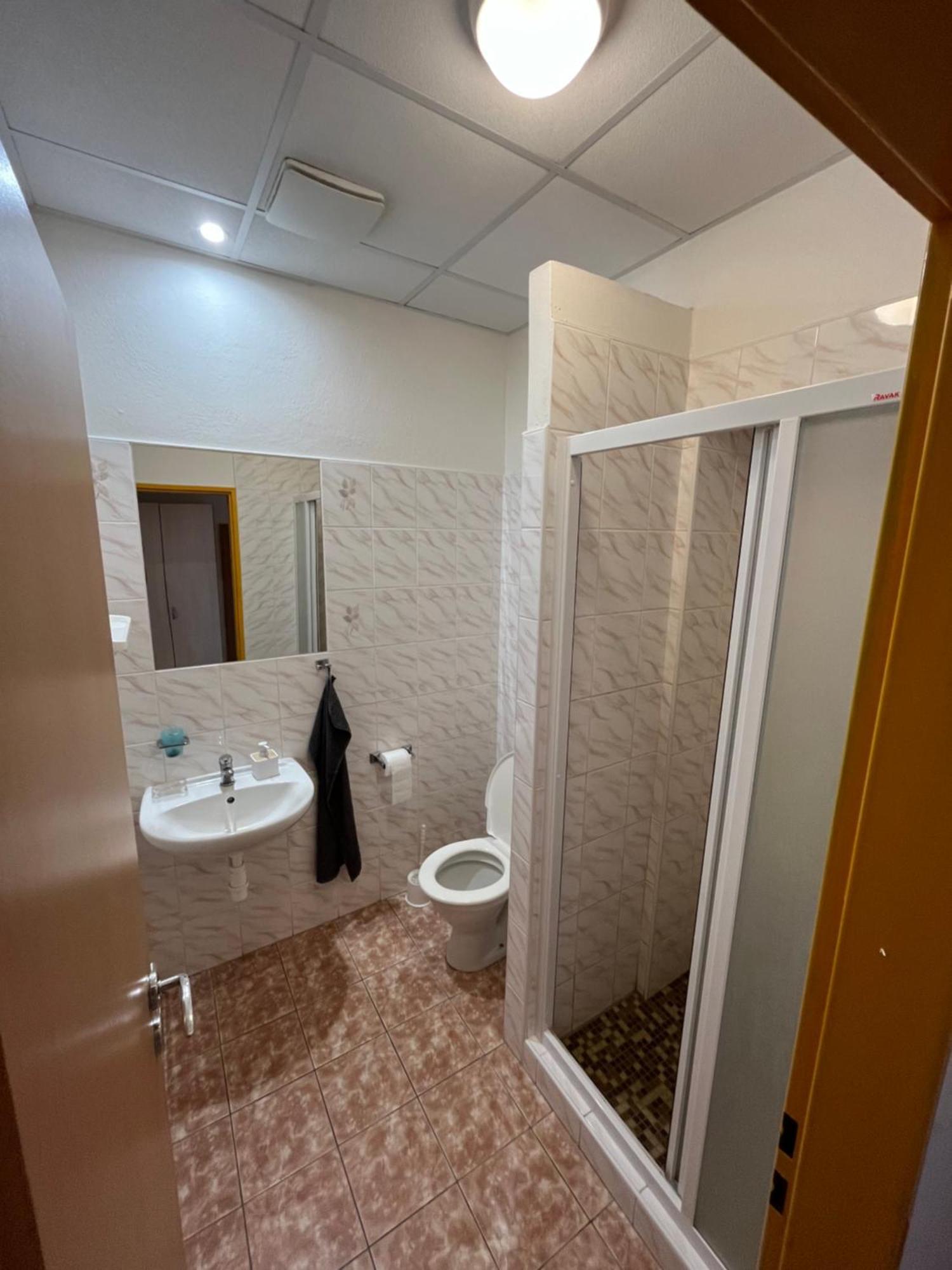 Apartmanovy Dum Obecna Skola Svetlik Zewnętrze zdjęcie