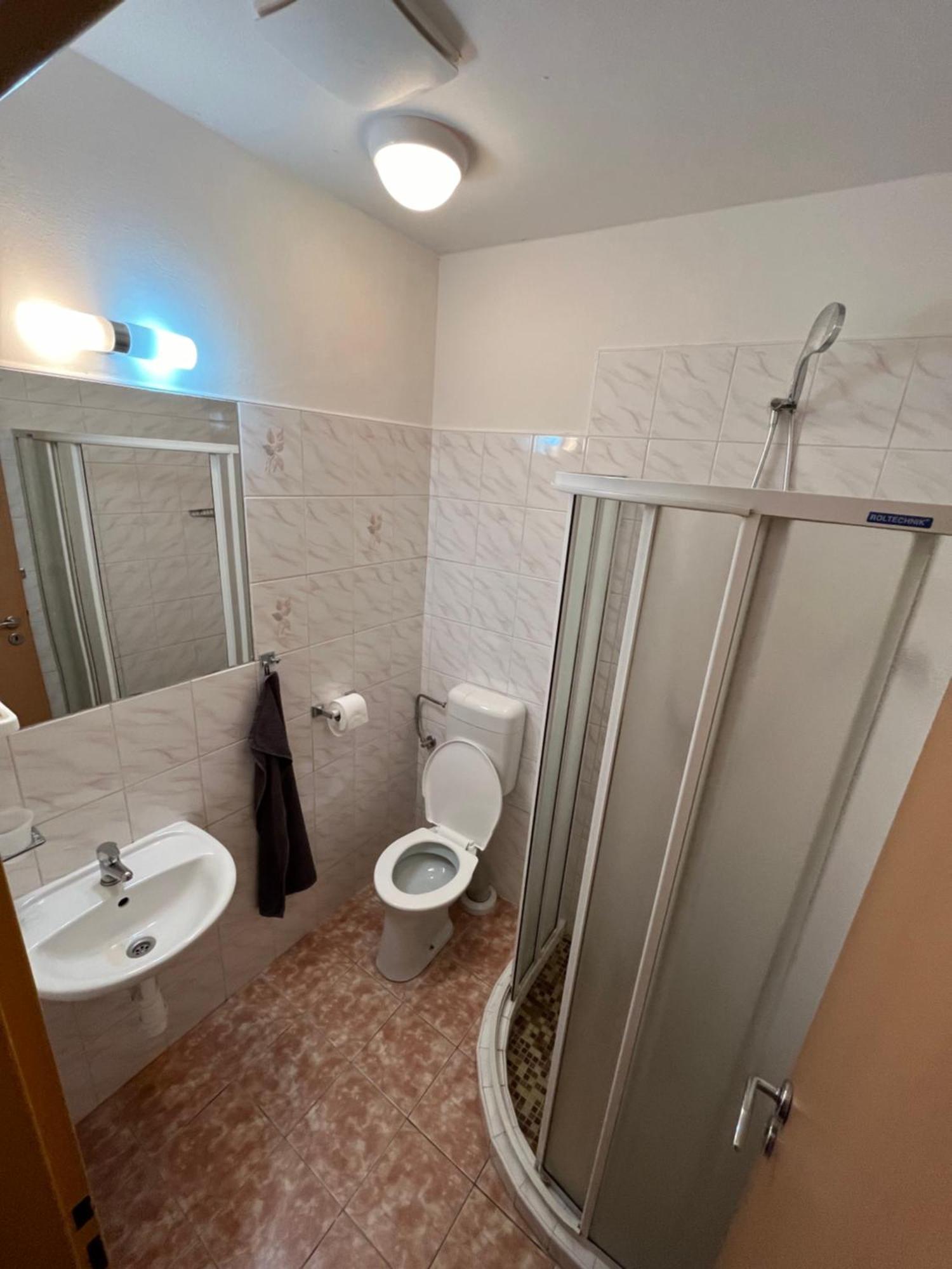 Apartmanovy Dum Obecna Skola Svetlik Zewnętrze zdjęcie