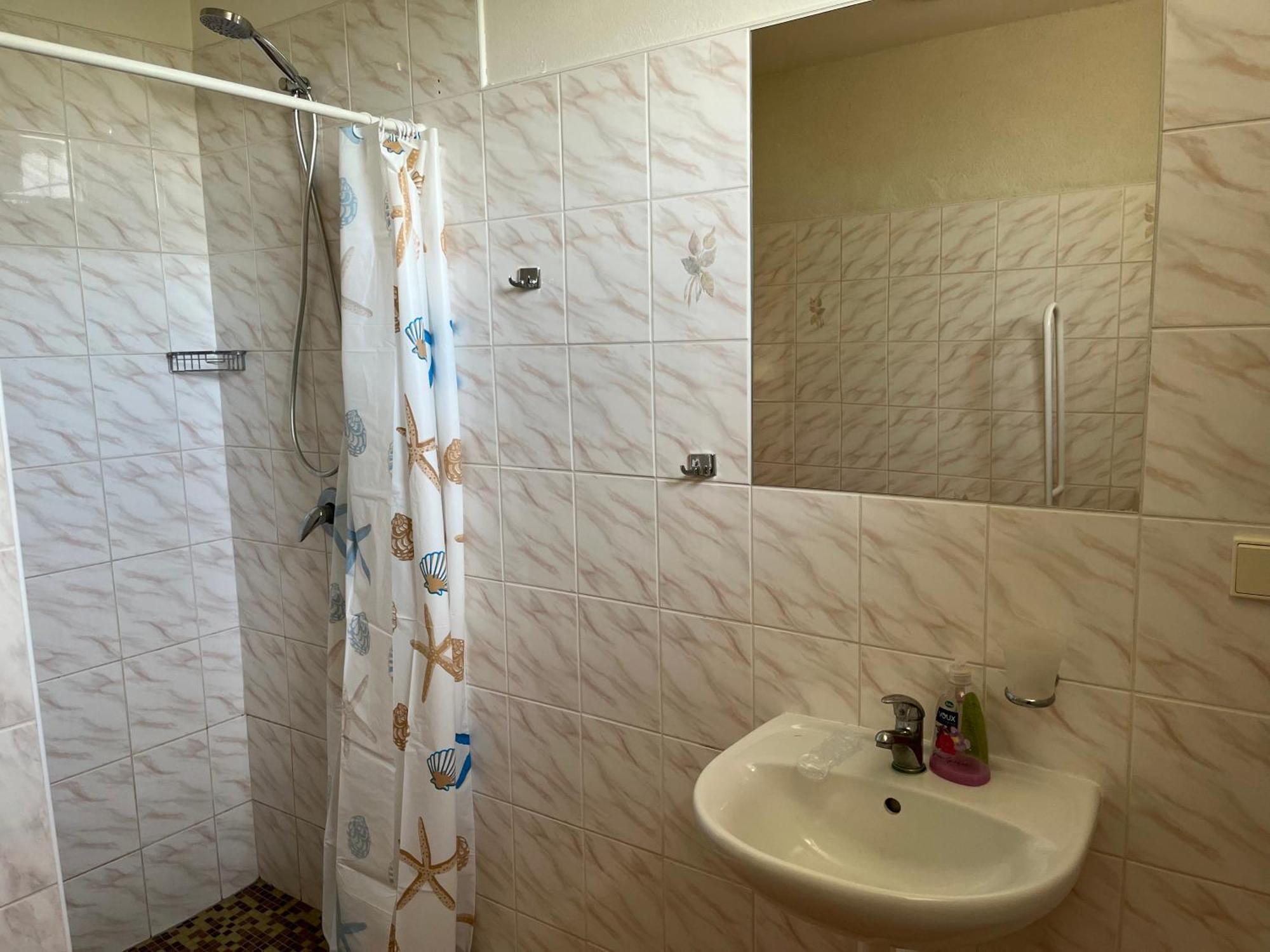 Apartmanovy Dum Obecna Skola Svetlik Zewnętrze zdjęcie