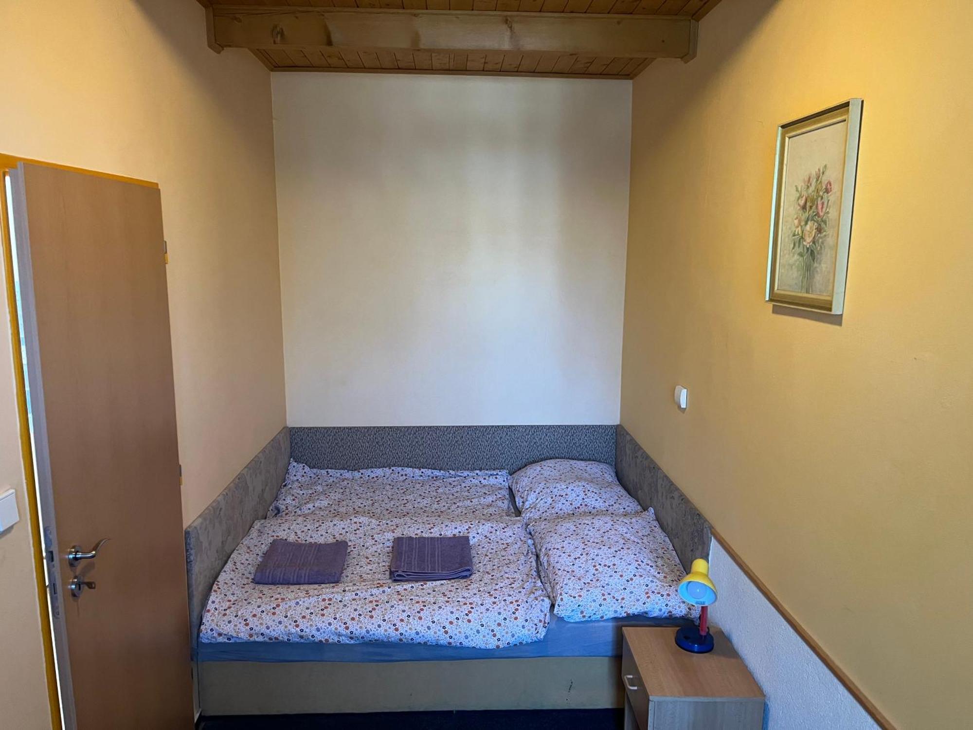 Apartmanovy Dum Obecna Skola Svetlik Zewnętrze zdjęcie