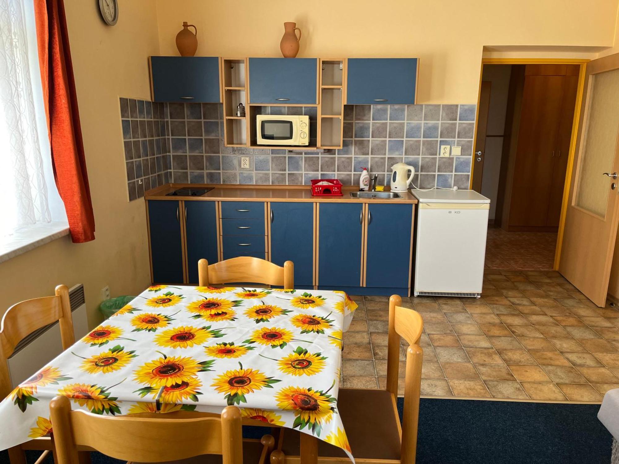 Apartmanovy Dum Obecna Skola Svetlik Zewnętrze zdjęcie